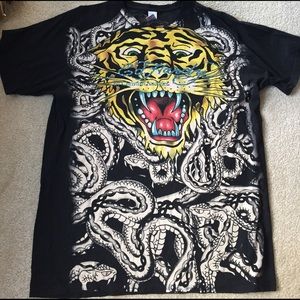Ed hardy tshirt size xxl -worn 1 time