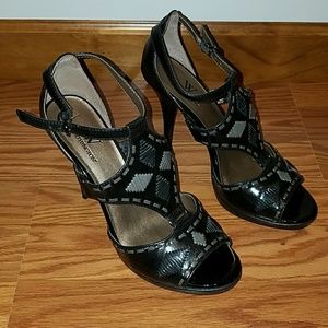 Ankle strap high heel peep toe pump black