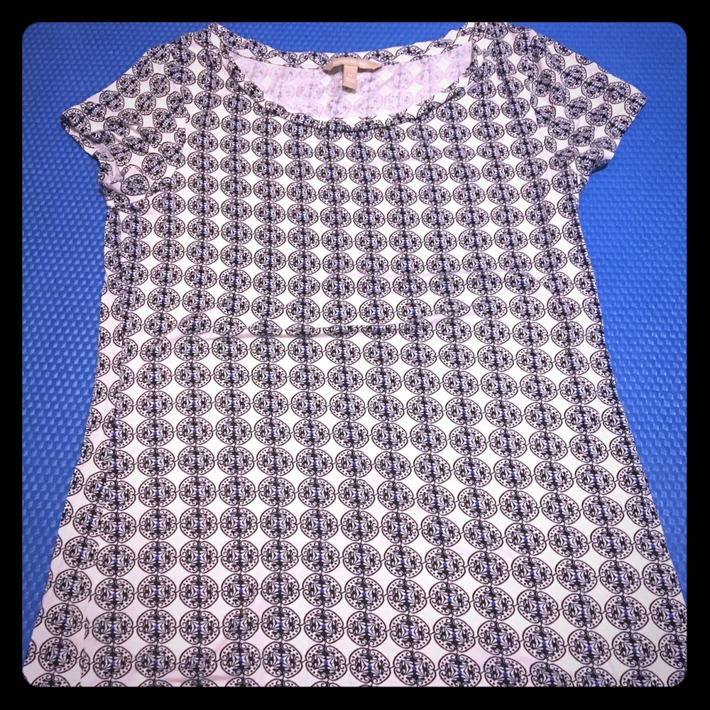 Banana Republic Printed Tee! Size M