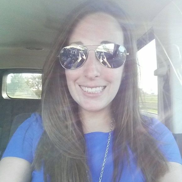 Meet your Posher, Lindsey - Picture 1 of 1