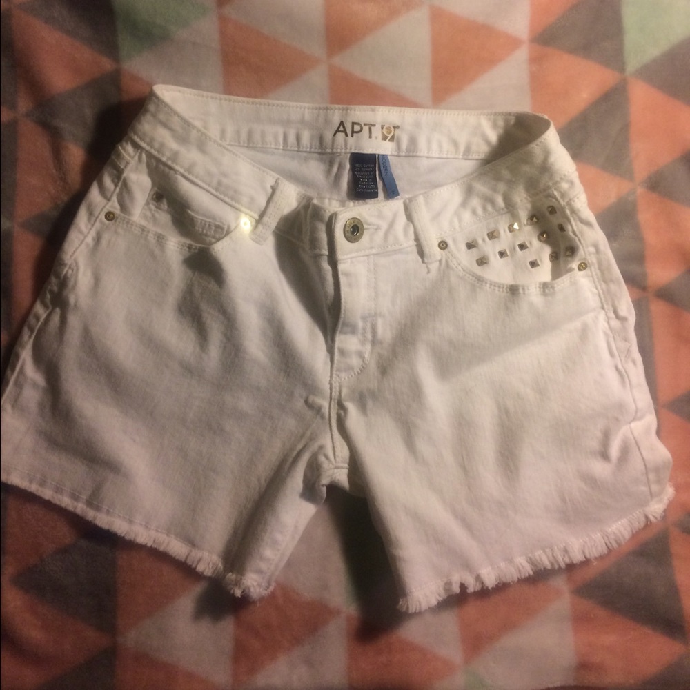 Women's Apt. 9 White Shorts Gold Studded