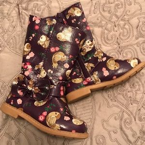 Adorable toddler girl boots perfect for Spring 🐥