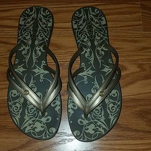 ALDO Flip flop sandals gold
