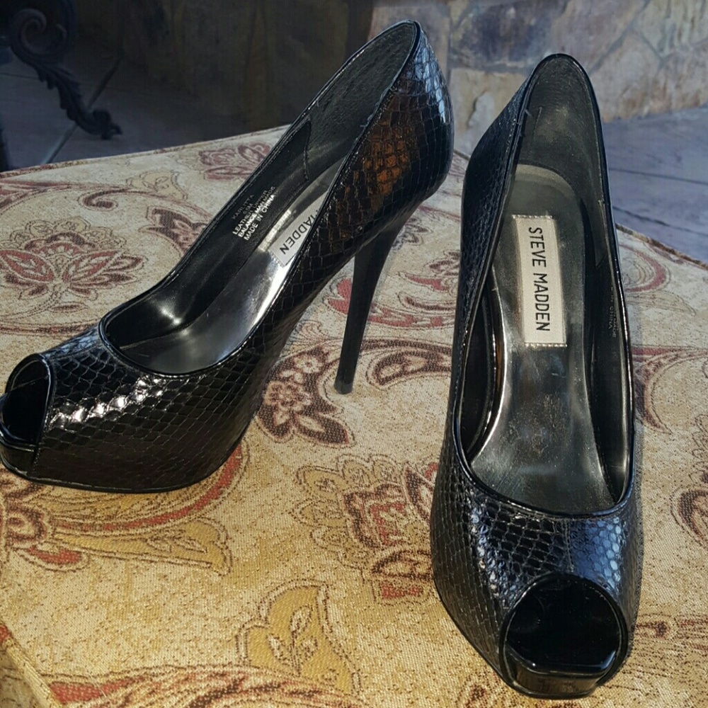 Steve Madden black high heels