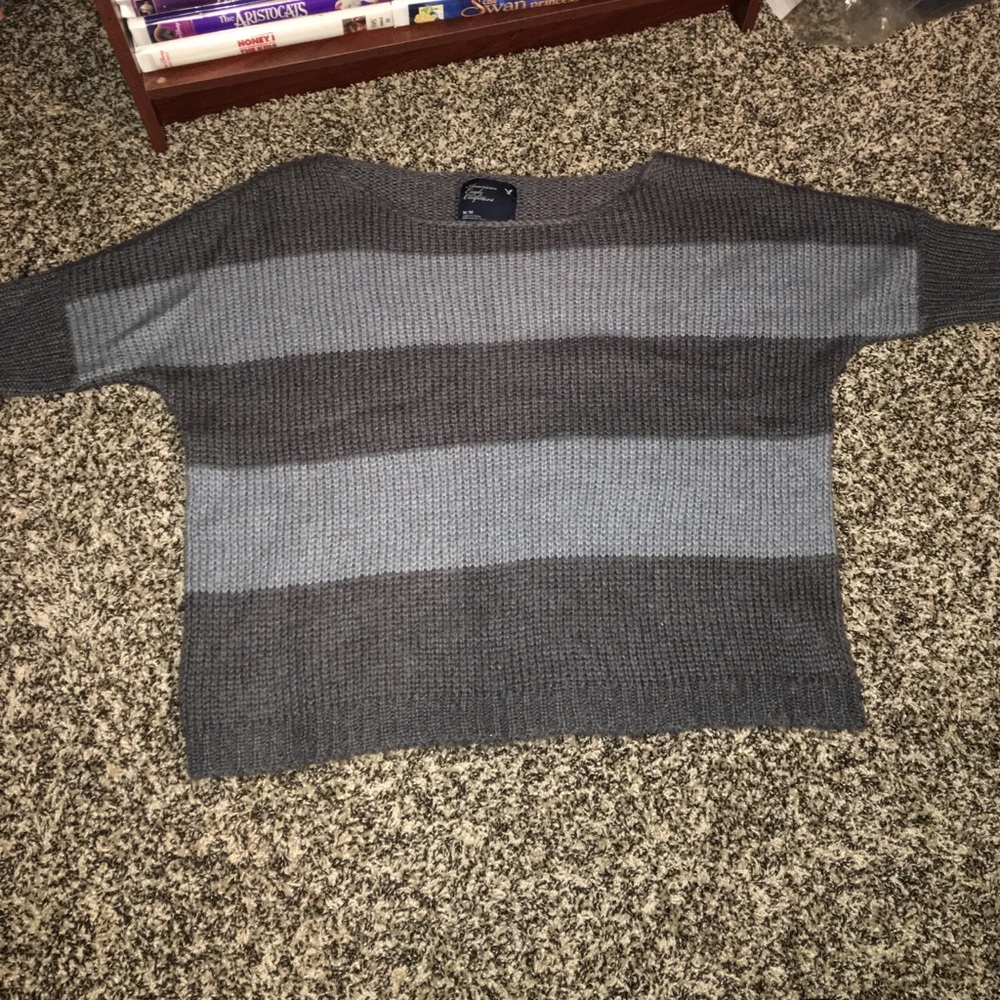 Short sleeve sweater