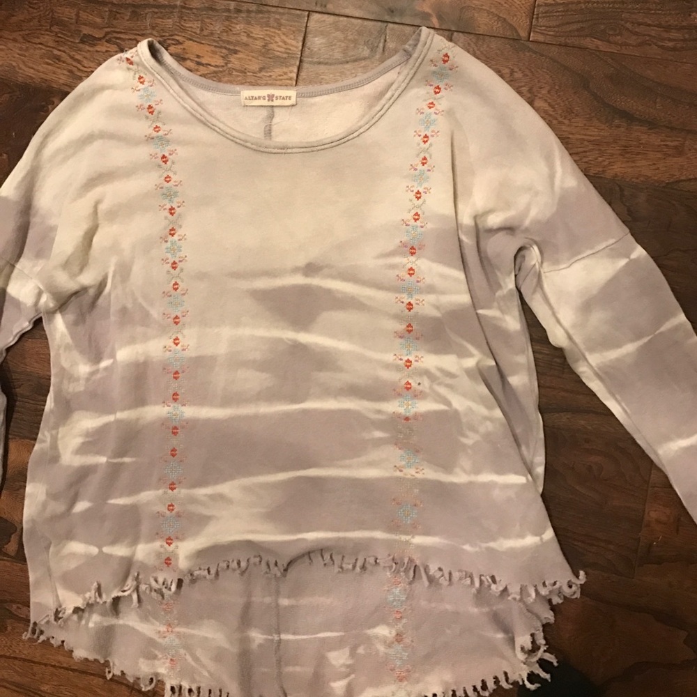 ❤SOLD❤ Altar'd State long sleeve high-low shirt
