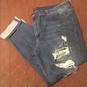 Dark denim distressed relaxed jeans 👖