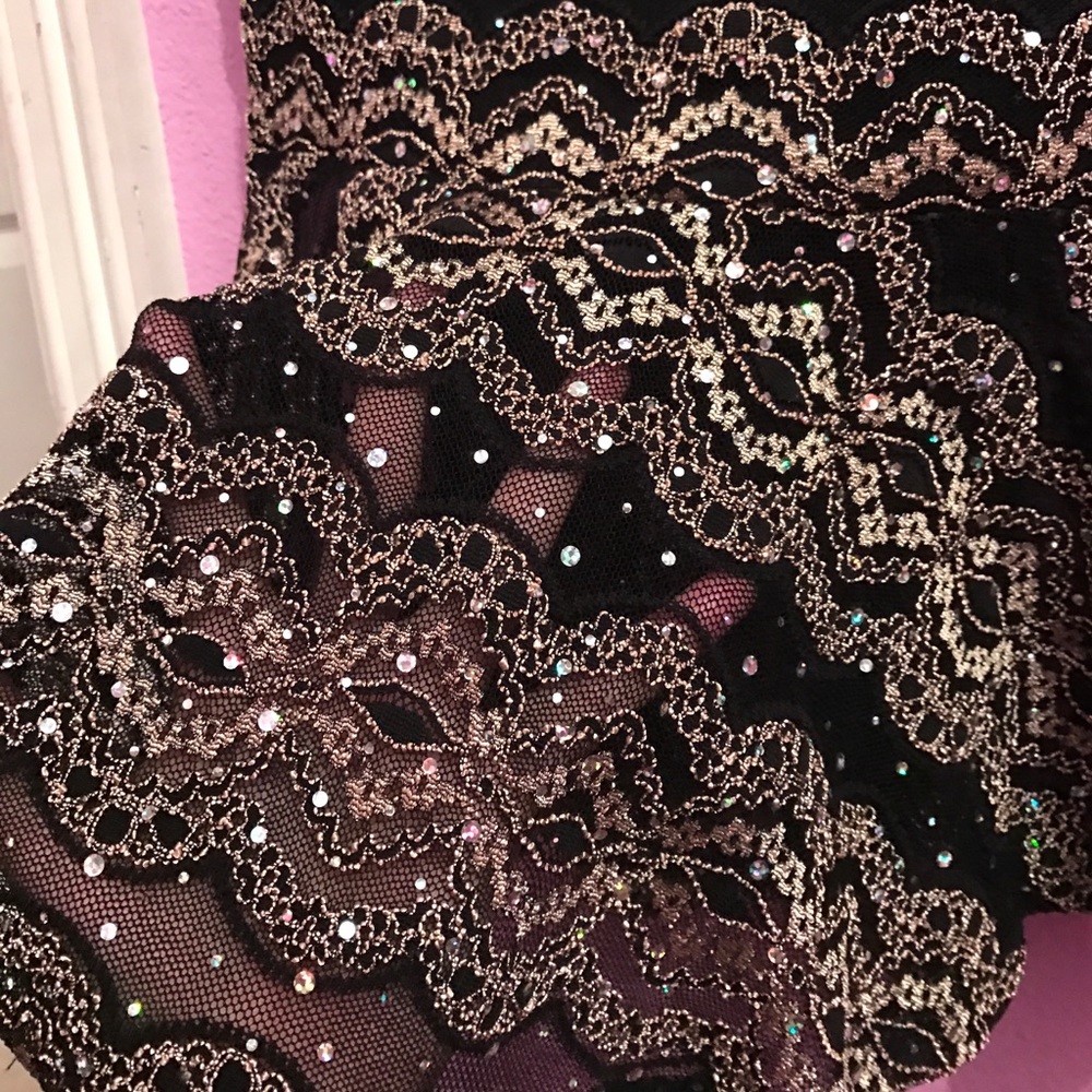Mesh & sparkly top - Picture 2 of 2