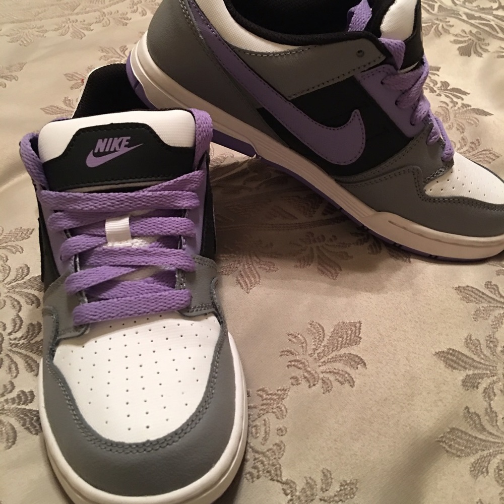 Purple/grey Nike