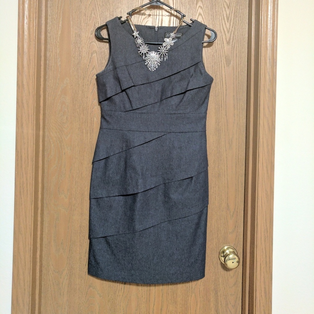 Jessica Howard gray sleeveless dress