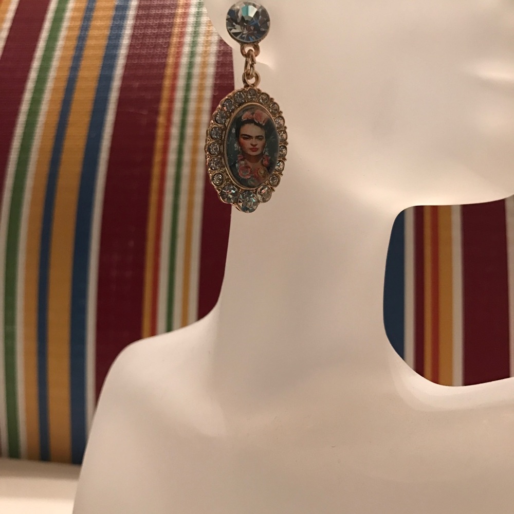 Artist Frida kahol beautiful unique earrings.