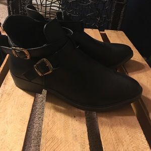 Mossimo Boots