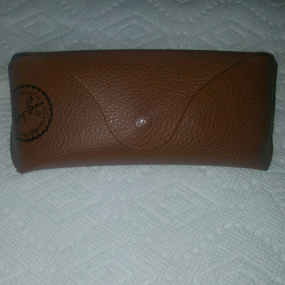 Ray-ban sun glasses in excellent condition!