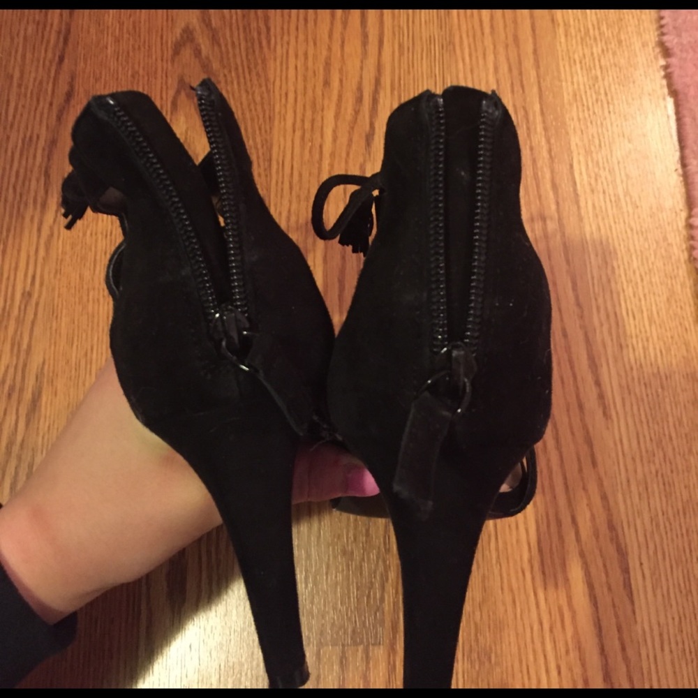 Tahari Lace Up Heels - Picture 5 of 6