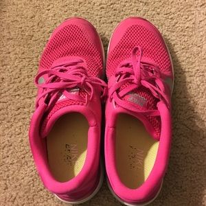 Nike free pink