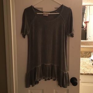 UO PEPLUM GRAY TEE