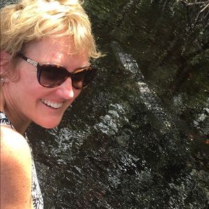 Meet your Posher, Teri