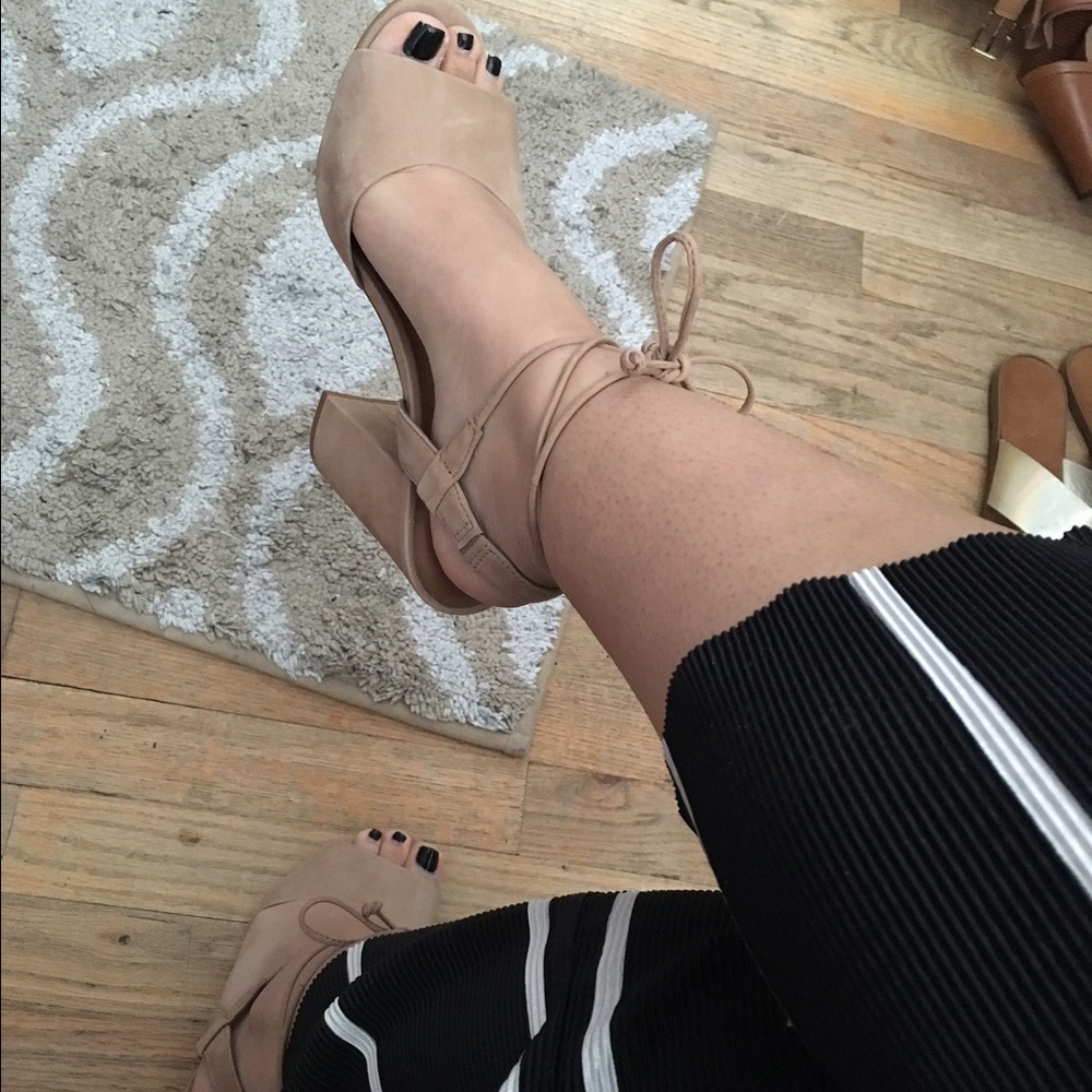 Steve Madden tie up sandals