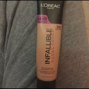 L'Oréal infallible total coverage foundation 305