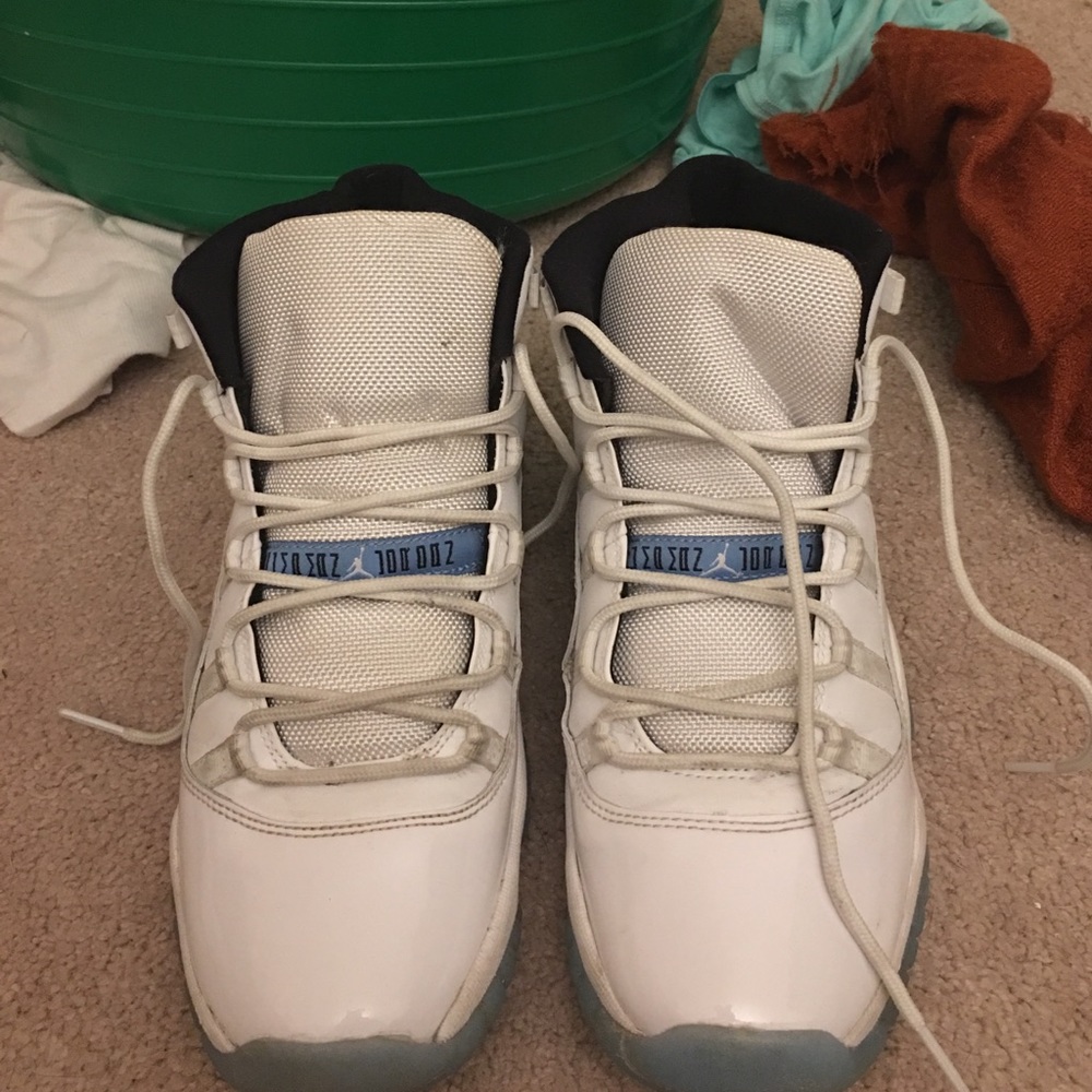 Air jordan 11 legend blue