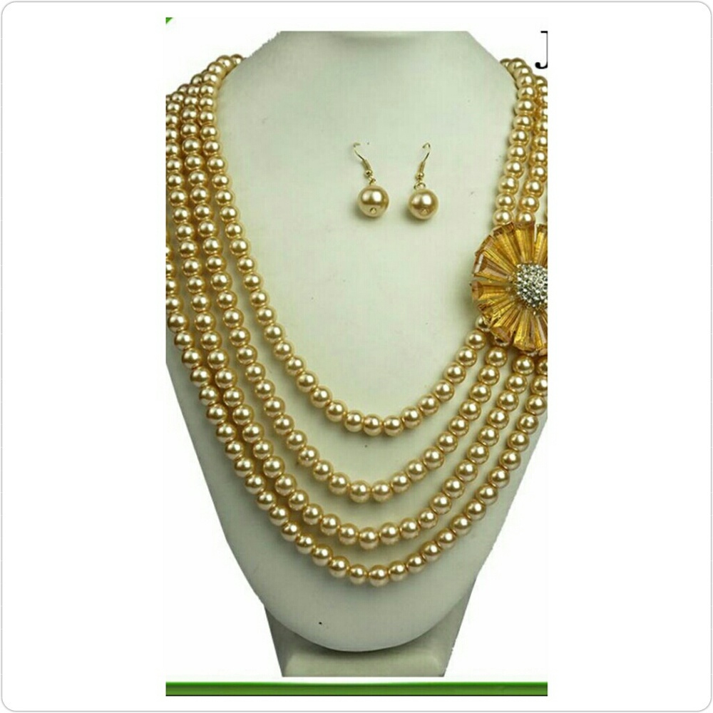 Pearl necklace