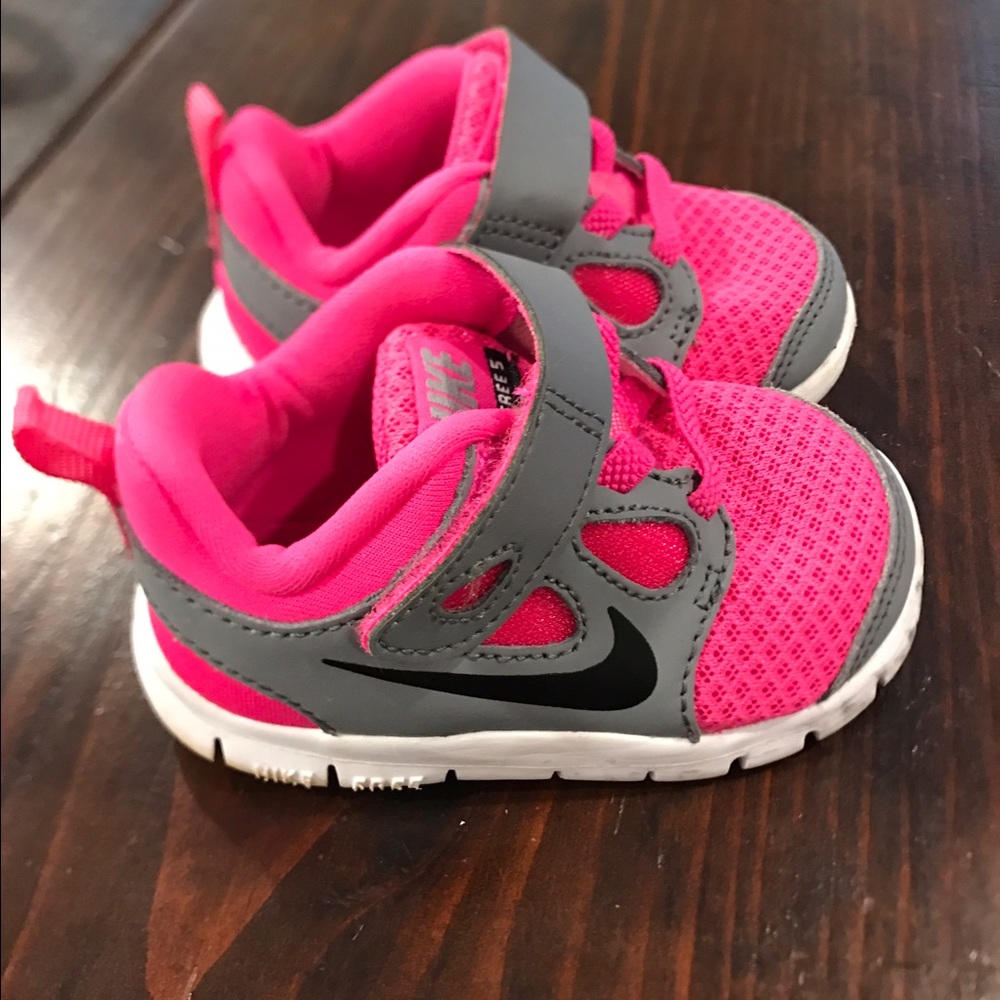Nike girl sneakers