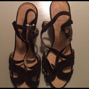 Talbots brown leather strapped summer shoes
