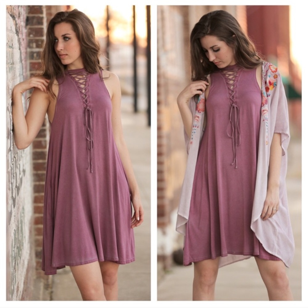 (1 Left!🌻) Mauve Lace Up Dress