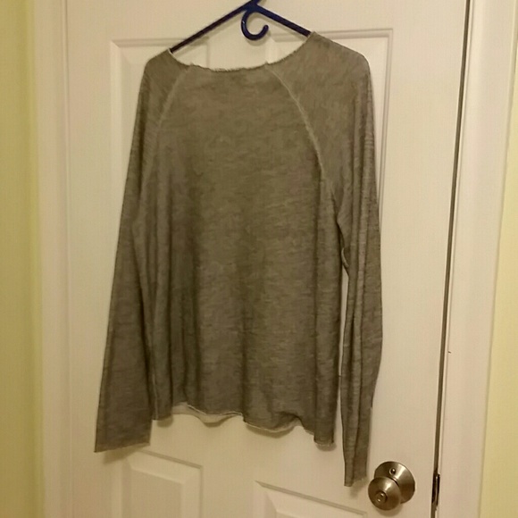 ❌❌SOLD❌❌ WILDFOX amore grey sweatshirt - Picture 4 of 6