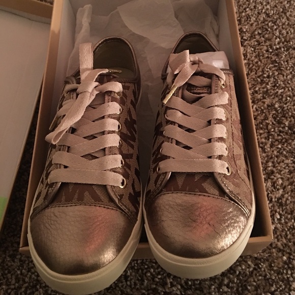 Michael Kors Sneakers 👟 - Picture 2 of 2