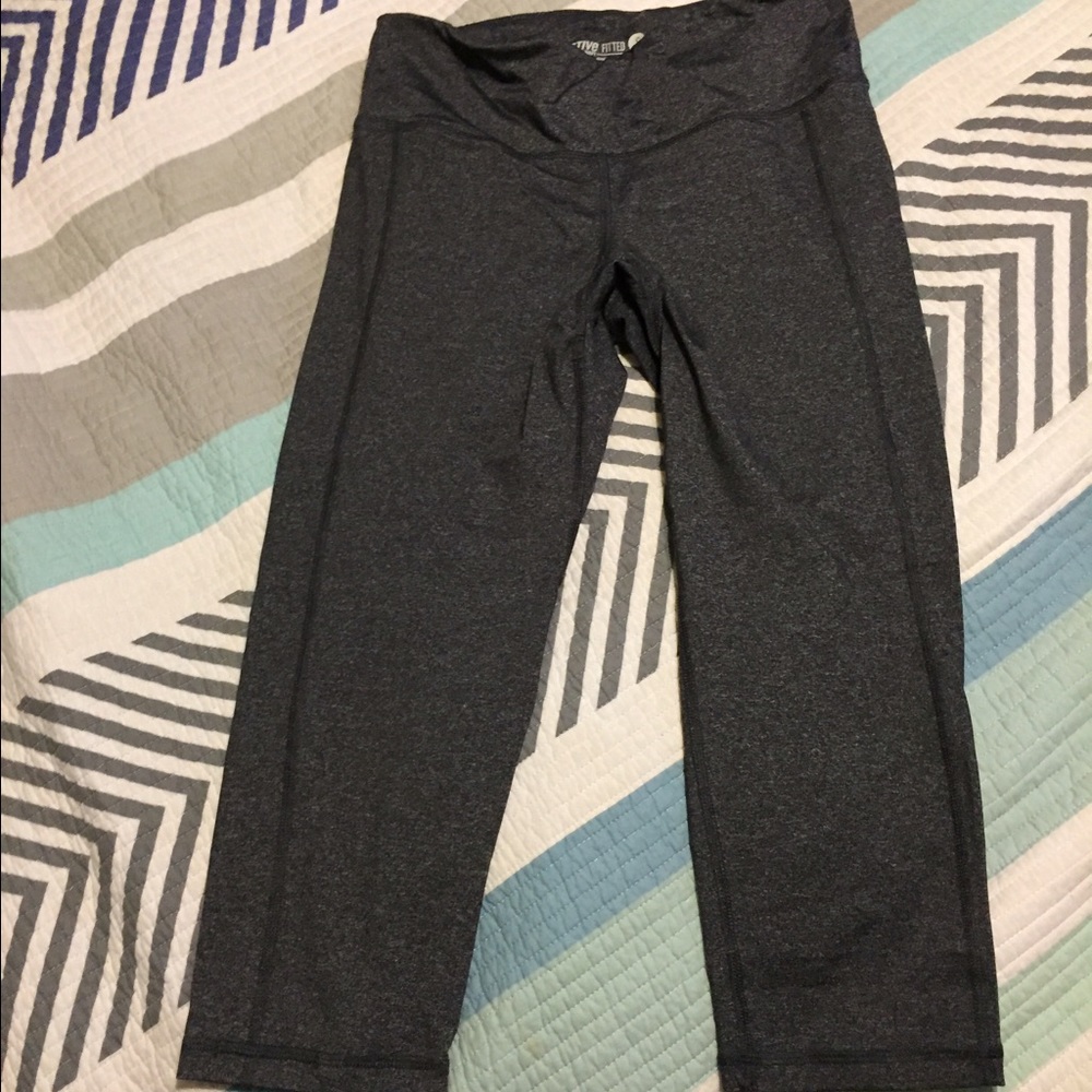 EUC, Small, Charcoal gray workout capris, Old Navy