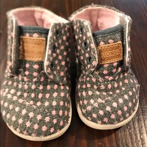 Girl toddler Toms