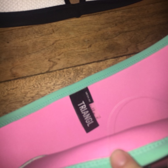 Triangl swimsuit - Picture 3 of 5