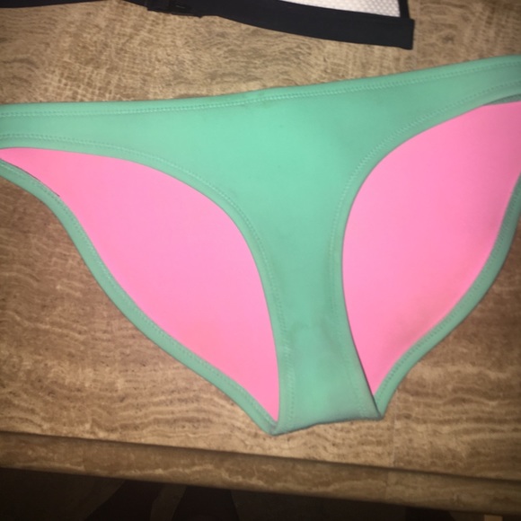 Triangl swimsuit - Picture 5 of 5