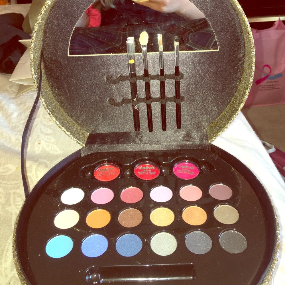 Claire's Eye Shadow Box
