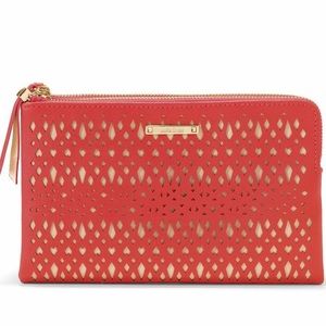 SD Double Clutch in Geranium Perf