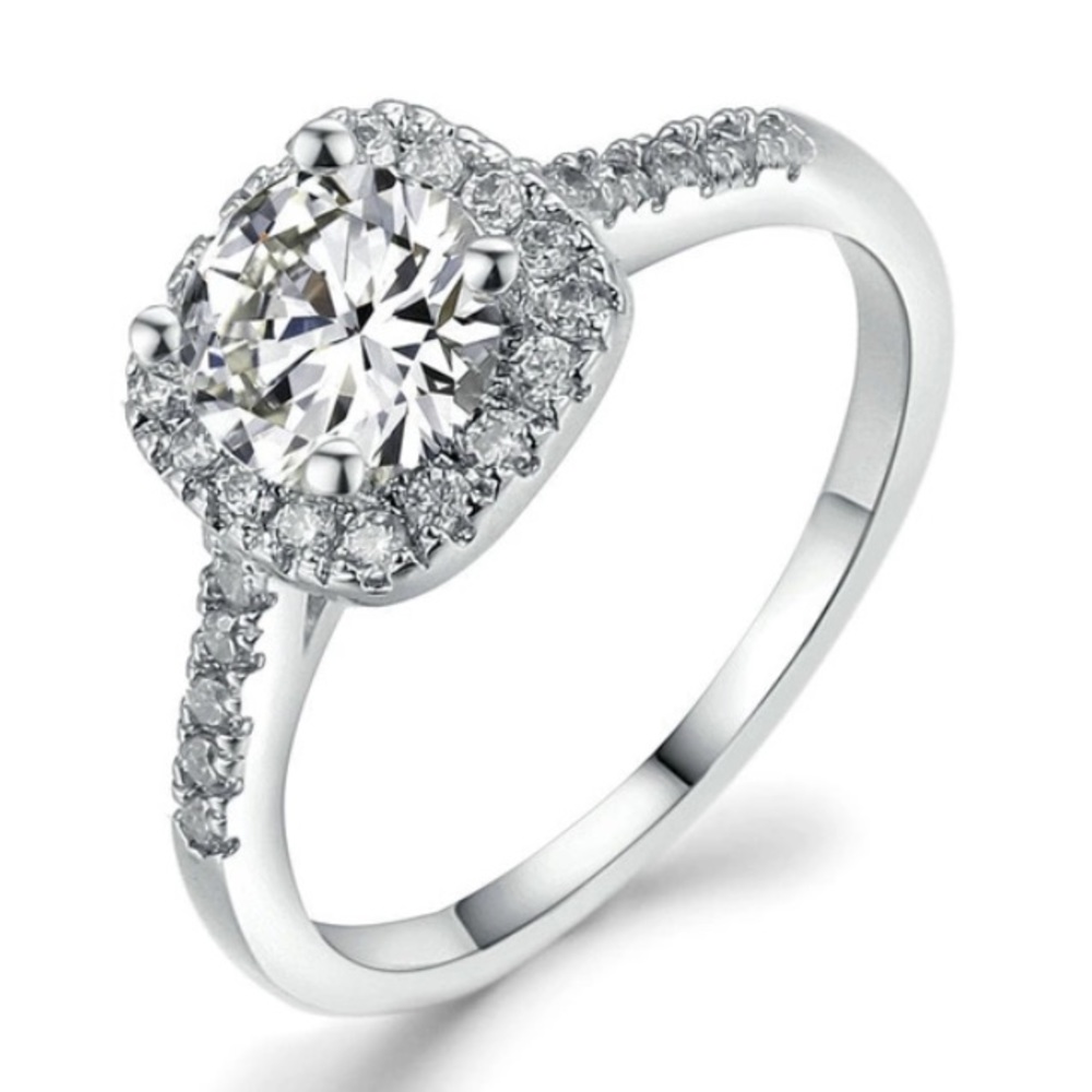 🌸 BEAUTIFUL engagement ring with halo - Picture 6 of 8