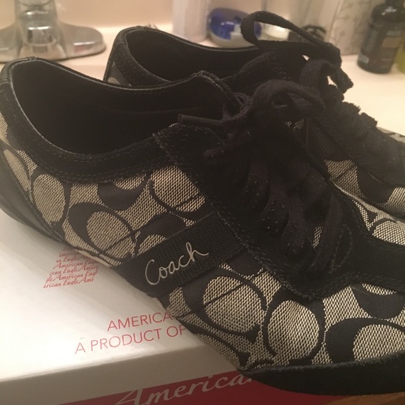 Authentic Coach Sneakers. Size 7.5 - Picture 3 of 4