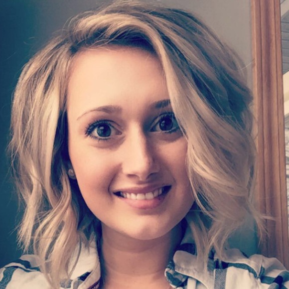 Meet your Posher, Maegan - Picture 1 of 1