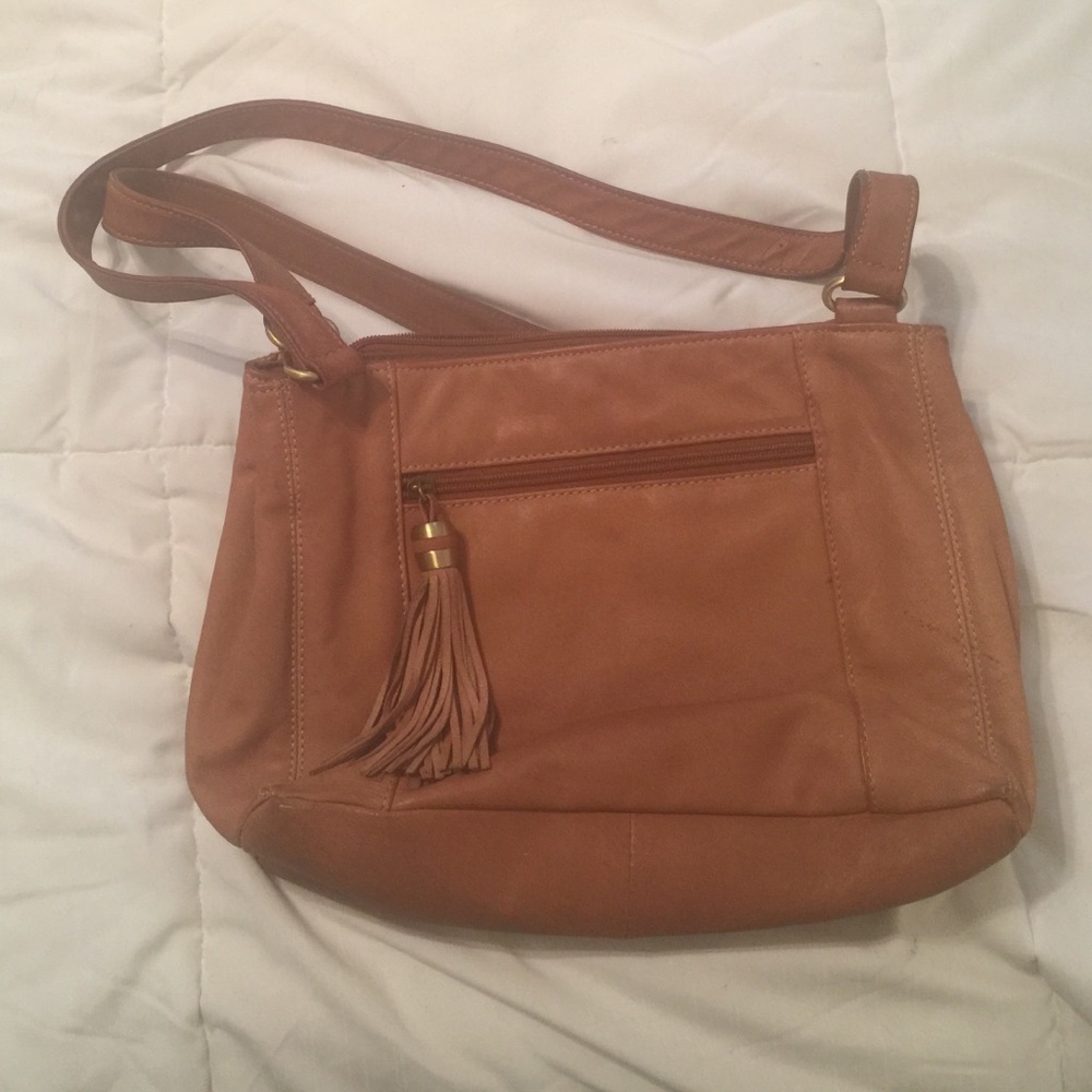 Beautiful tan purse 👜