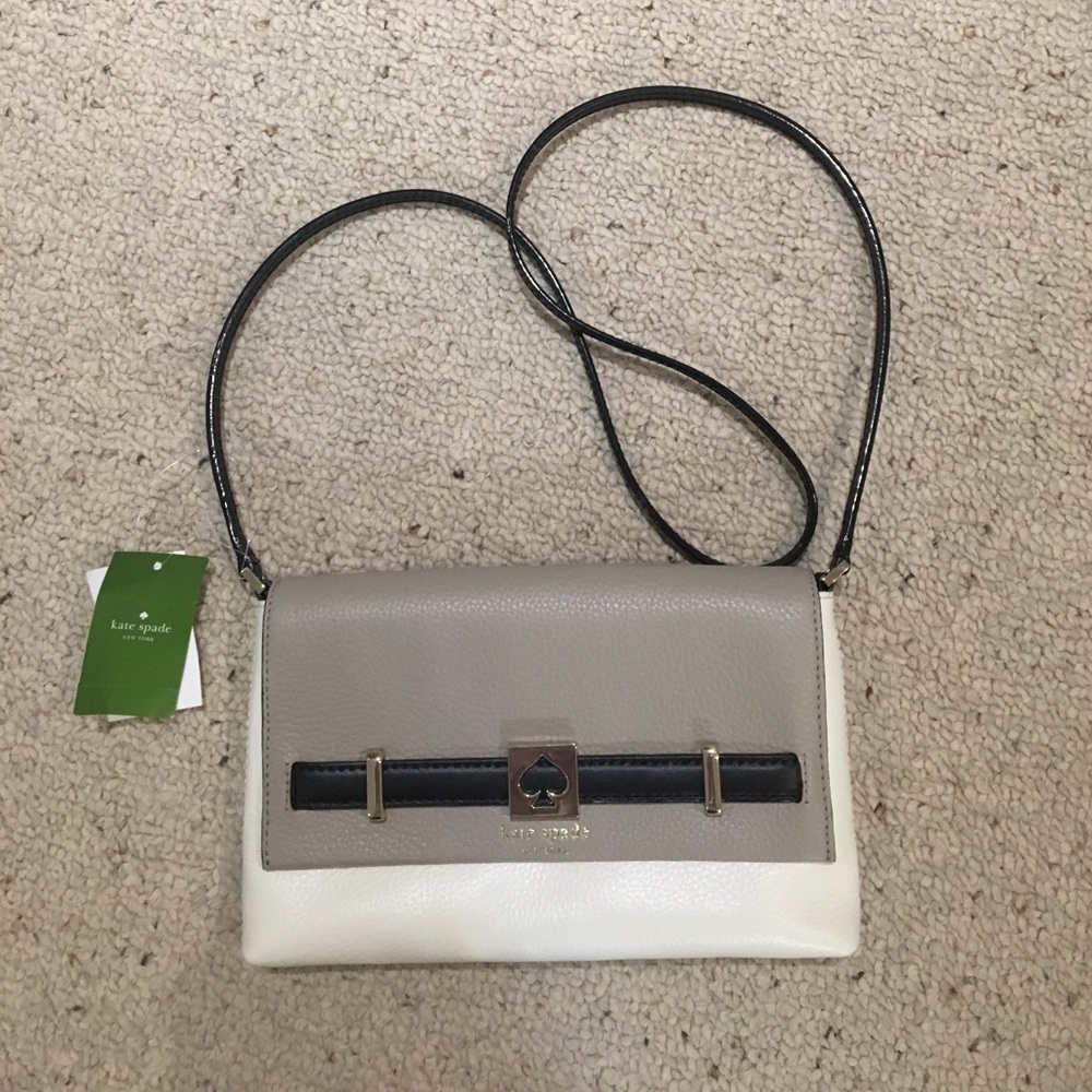 Kate Spade cross body Purse 🎉