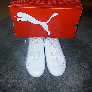 WOMEN'S PUMA SHOES