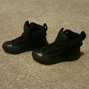 High top converse ! Black