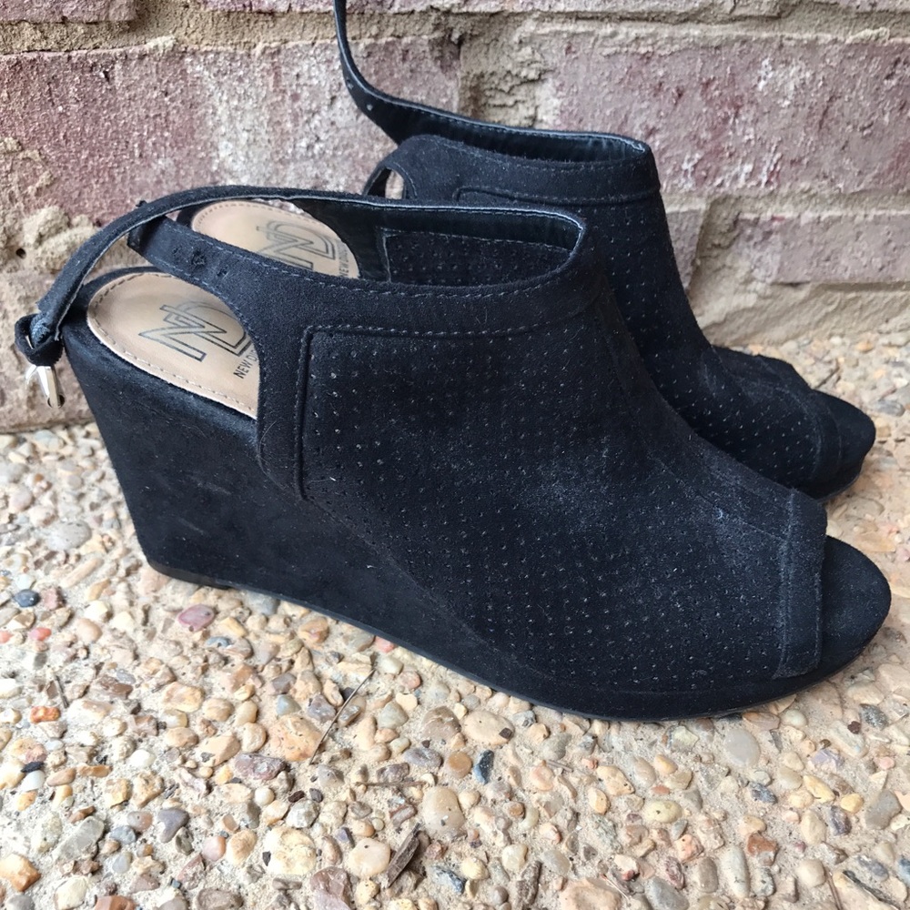 Black Small wedge peep toe Suede heel