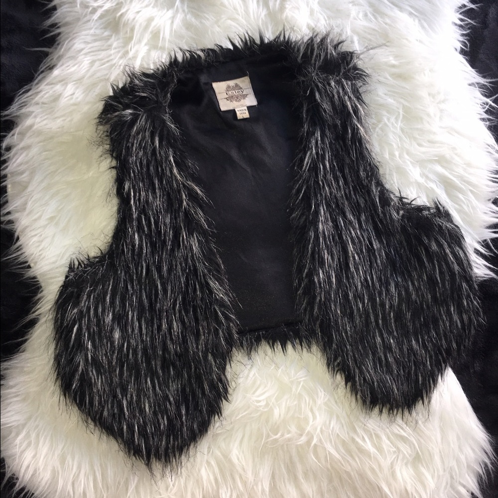 Faux fur grey vest