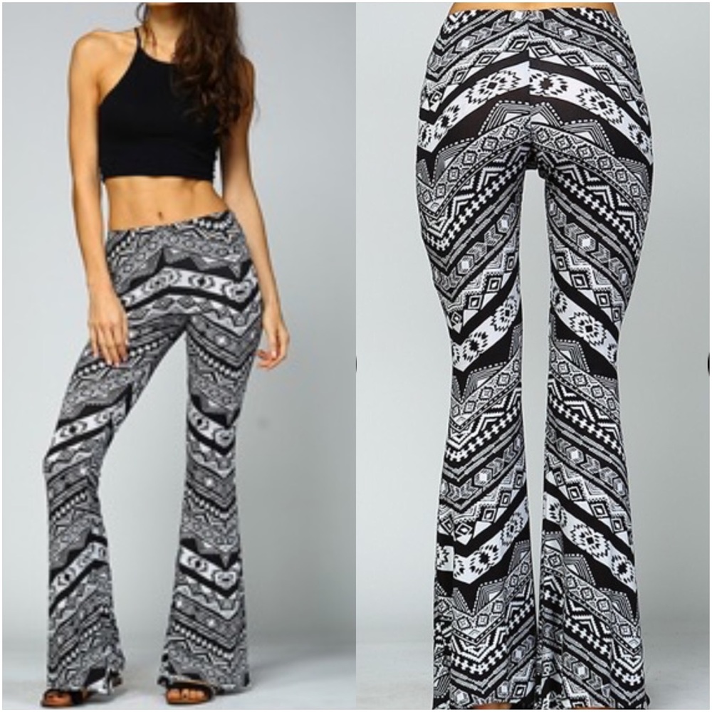SOLD 🔹Bell Bottom Stretchy Leggings