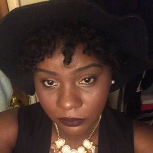 Meet your Posher, Falana