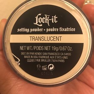 KAT Von D Translucent Powder