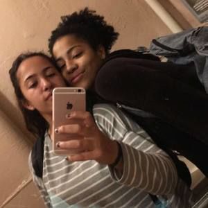 Meet your Posher, Hallie