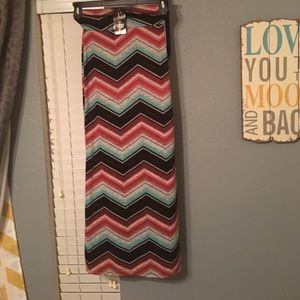 Skirt never worn , great condition